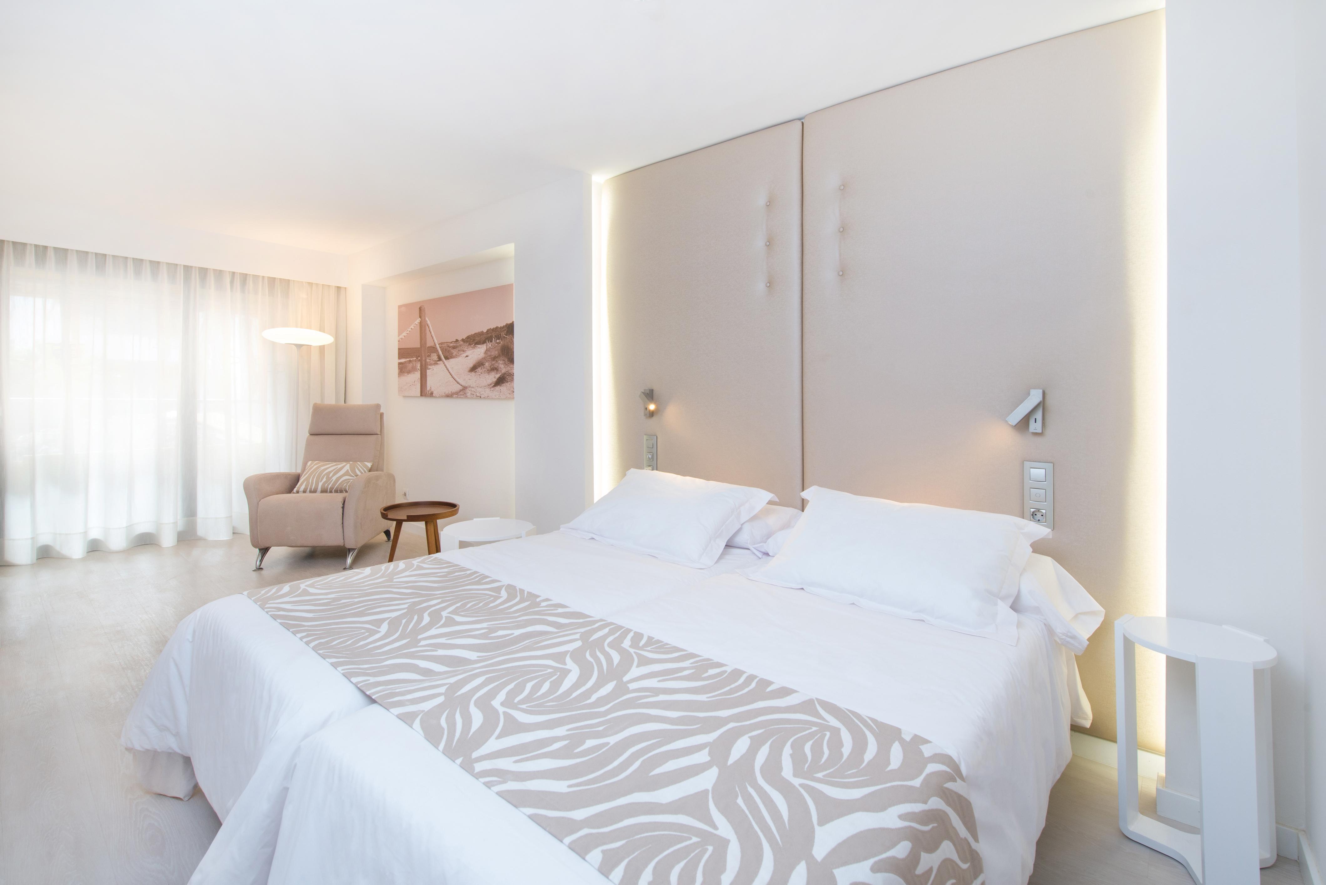 อิเบโรสตาร์ กาลา มิยอร์ - สำหรับผู้ใหญ่เท่านั้น Hotel กาลามิยอร์ ภายนอก รูปภาพ